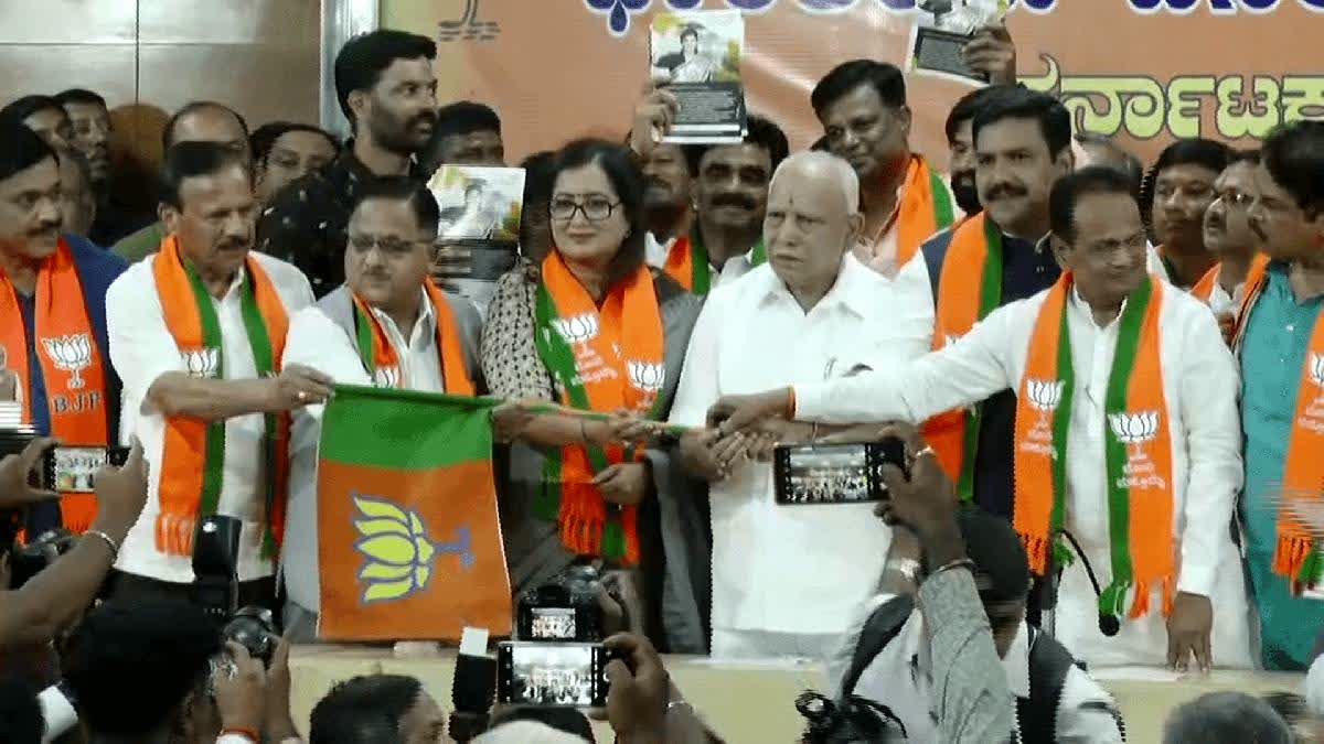 Mandya MP Sumalatha Ambareesh Ex Cricketer Dodda Ganesh 2 Others Join BJP