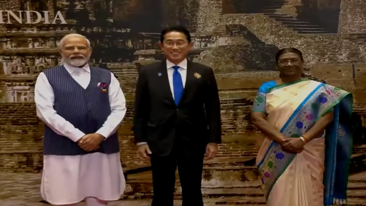 President Murmu PM Modi Welcome G20 Leaders Delegates At Grand Dinner