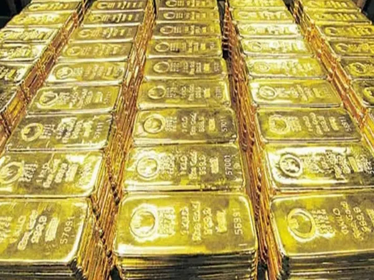 DRI Officers Seize 17 74 Kg Gold Worth Rs 10 Crore Dri Officers Seize