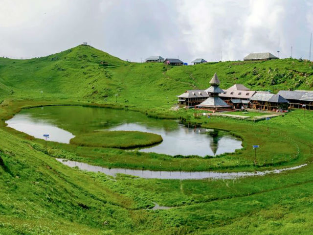 mandi, parashar lake, मंडी, पराशर झील, हिमाचल प्रदेश, पानी माना जाता है औषधी, ईटीवी भारत