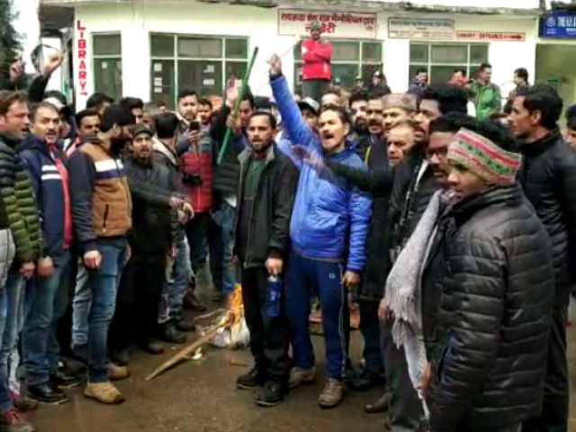 chamba, himachal pradesh, etv bharat, dalhousie, himachal news, dalhousie, protest pulwama attack, pulwama attack