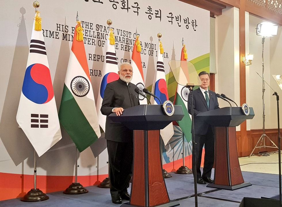 Prime Minister Narendra Modi, South Korea, Seoul, President Moon J. Business, Investment, Defense, Bilateral Trade, Startup, Act East Policy, प्रधानमंत्री नरेंद्र मोदी, दक्षिण कोरिया, सियोल, राष्ट्रपति मून जे, व्यापार, निवेश, रक्षा, द्विपक्षीय व्यापार, स्टार्टअप, एक्ट ईस्ट नीति