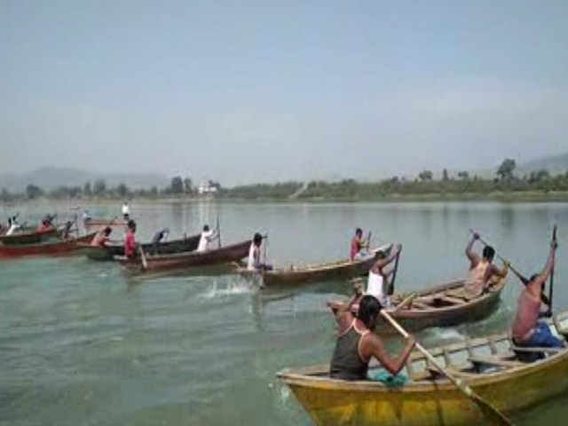 narmada river,boat race contest,fisherman,