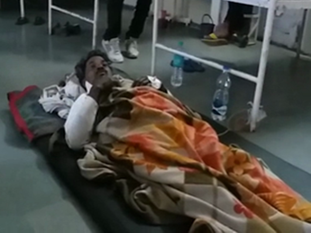 People in trouble with the condition of district hospital