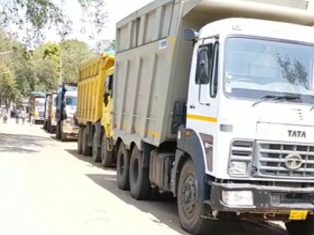 police seized overloaded 19 dumpers