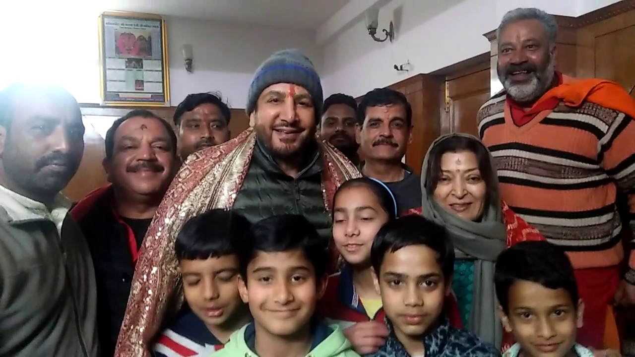 Gurdas Maan in Naina Devi Temple