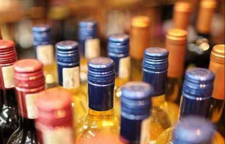 sirmour police arrested accused with illegal liqour