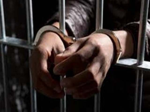Police arrested two criminals for demanding extortion