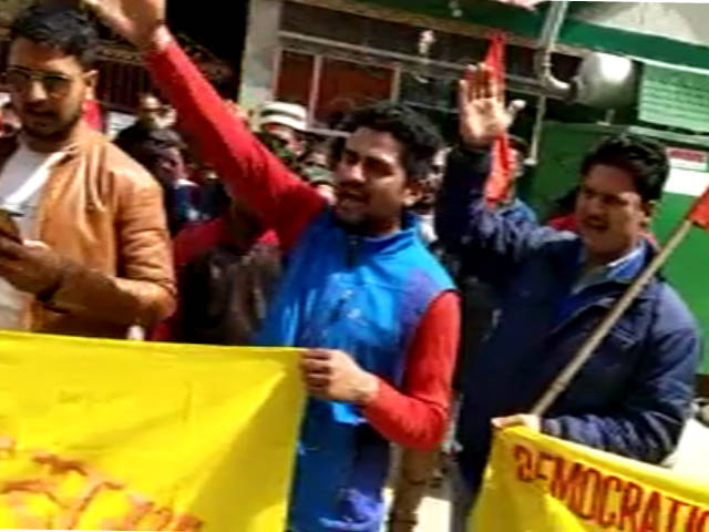 Farmer protest in mandi