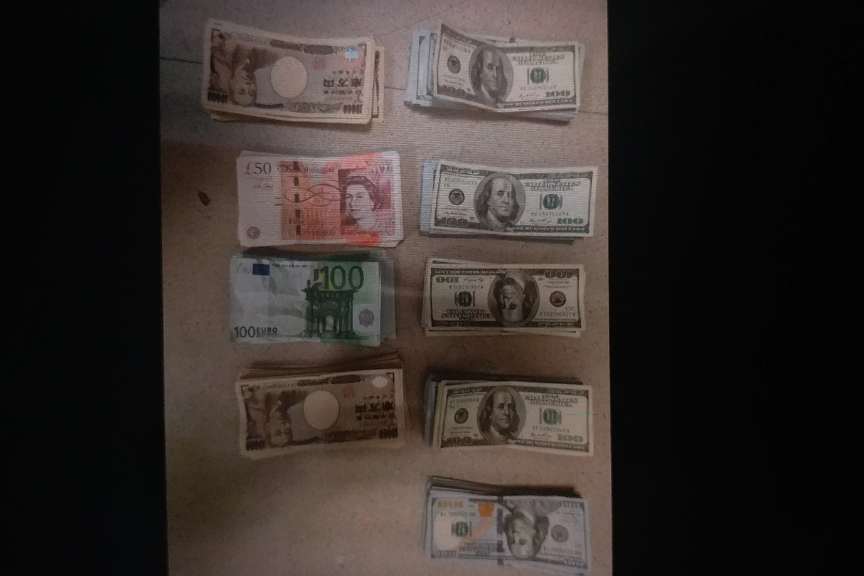 two smuggler arrested with foreign currency in IGI Airport delhi