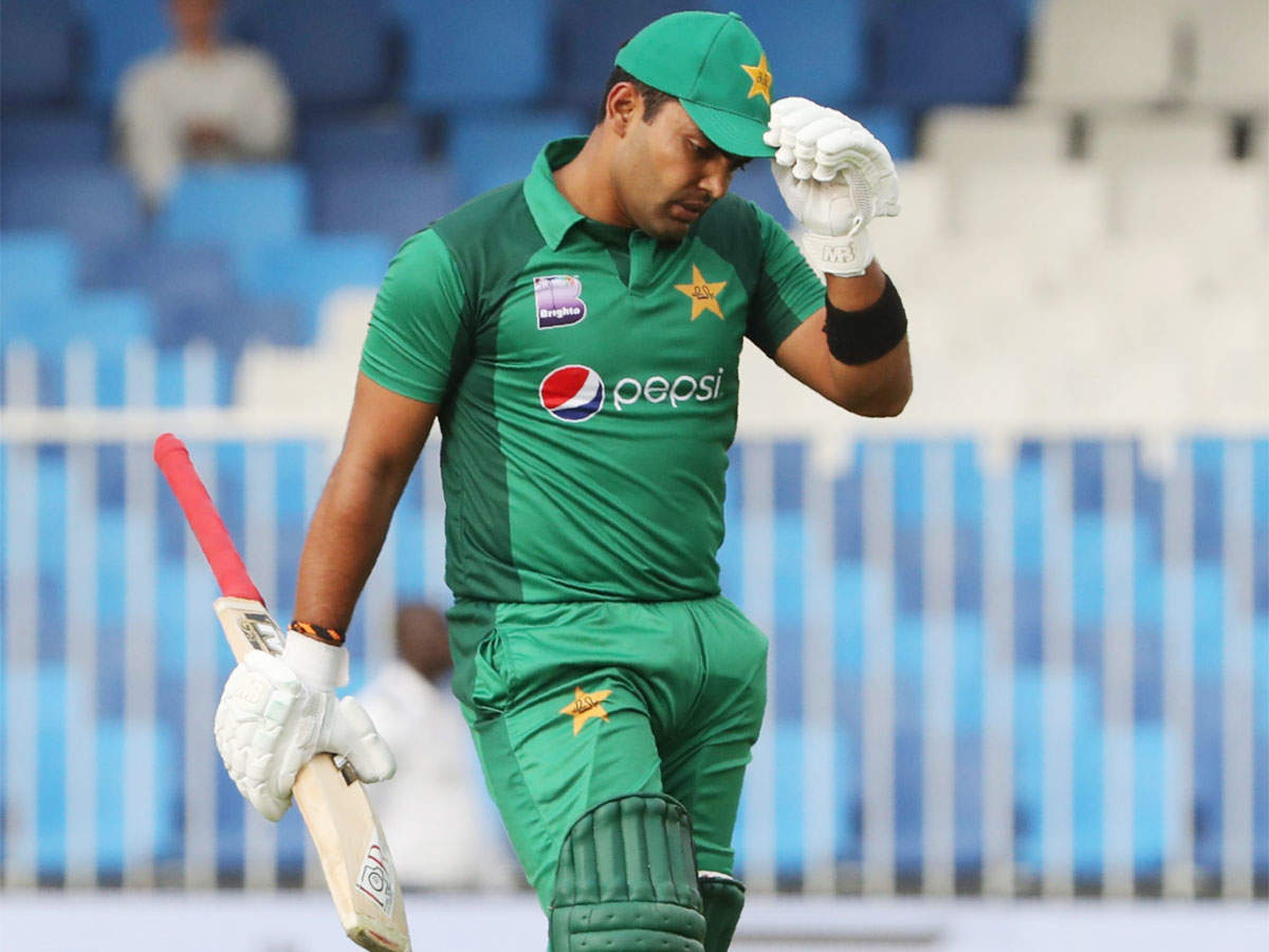 Umar Akmal fined by PCB for late night party