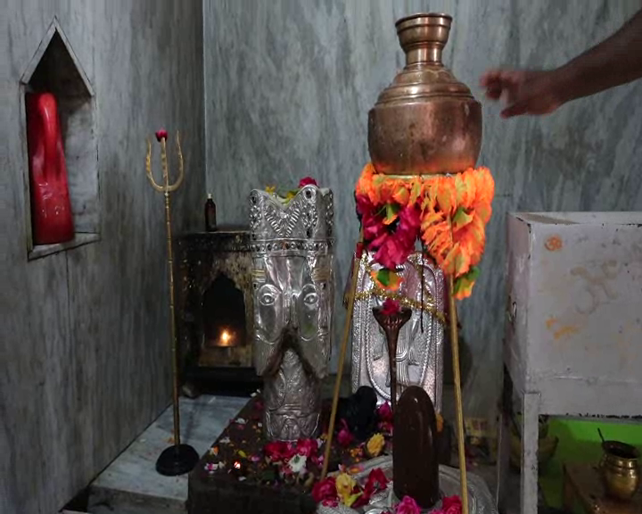 devotees in Brahmahuti Temple