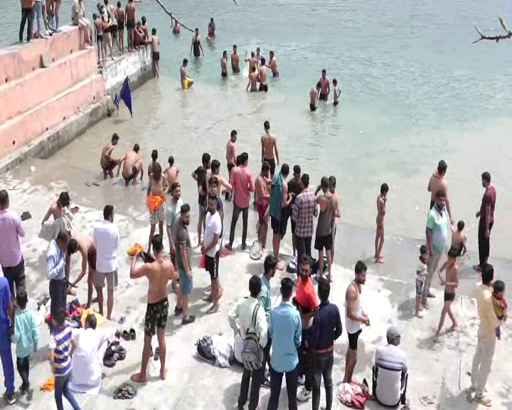 devotees in Brahmahuti Temple