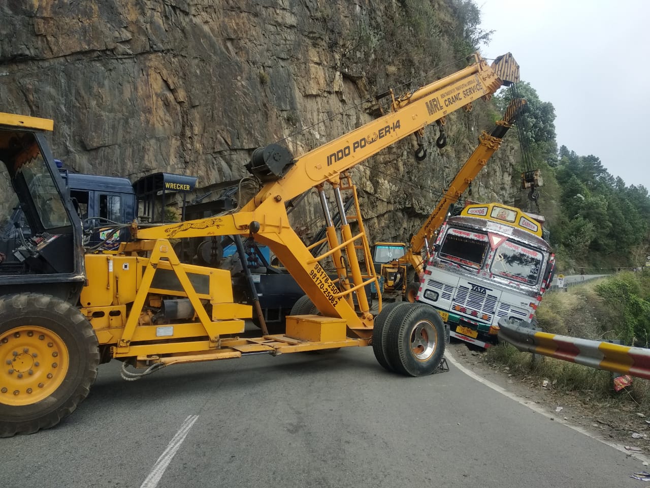 truck accident in shimla