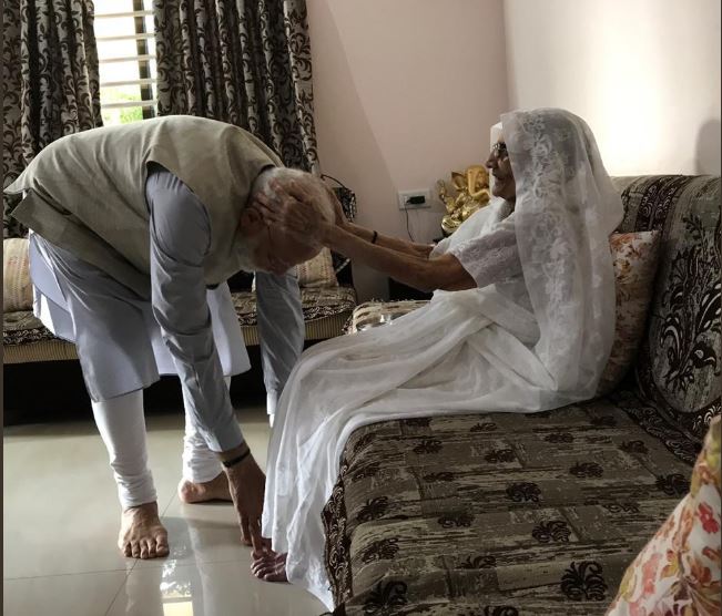 PM Modi met his mother