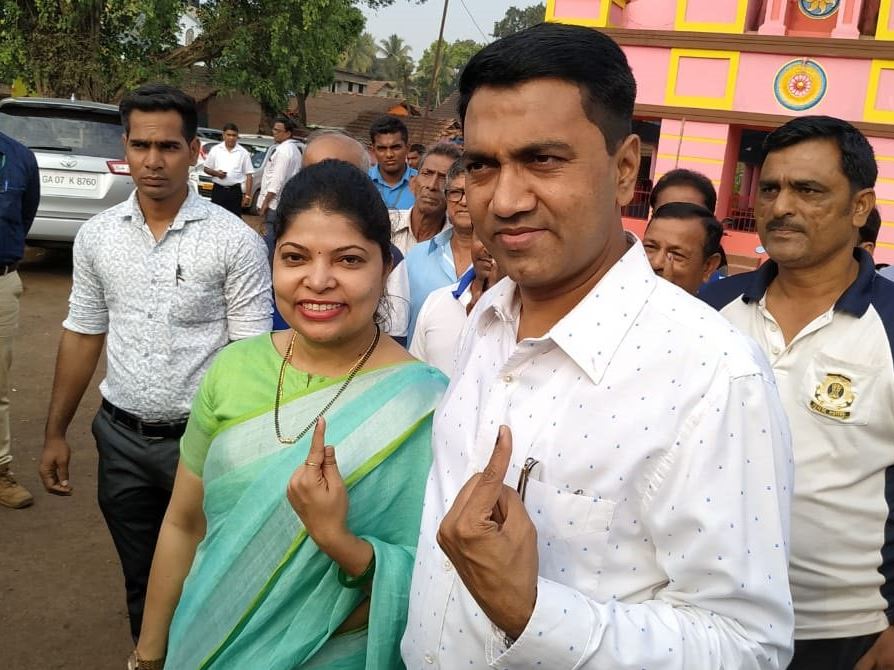 Goa CM Pramod Sawant  and wife Sulakshana Sawant cast their votes