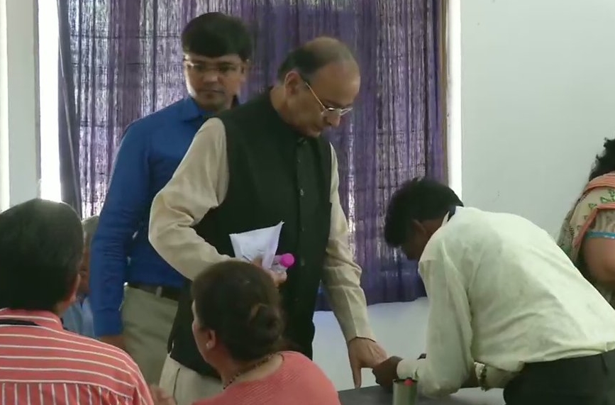 Arun Jaitley casts his vote