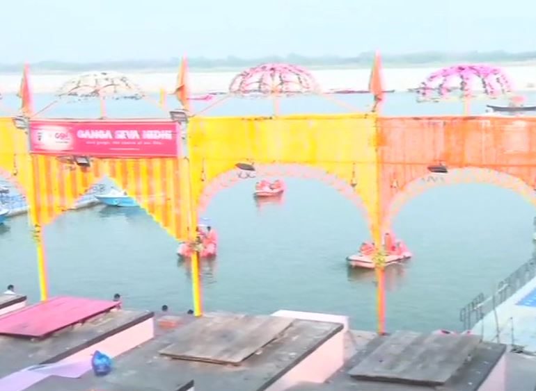 modi in ganga aarti of varanasi