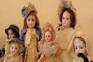 What were Toy Dolls Made of in Roman Times: Surprising Materials Revealed