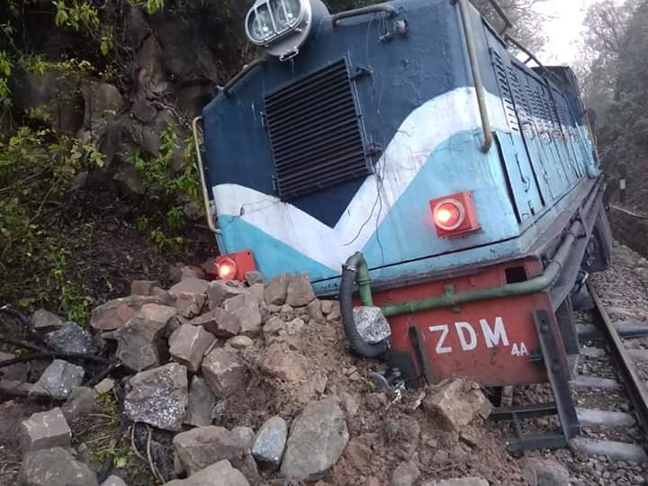 train engine derail