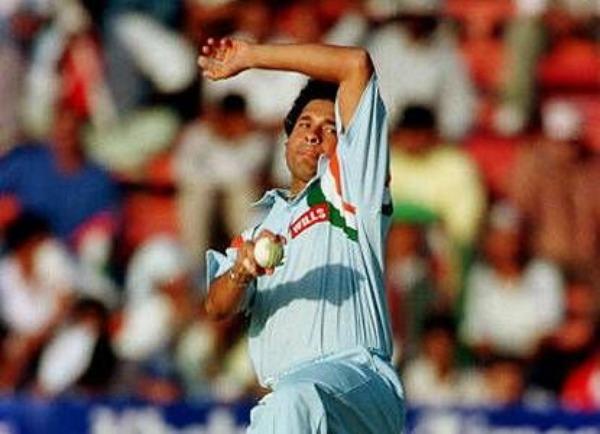 Tendulkar rolls his arm against Australia in 1998 at Dhaka.