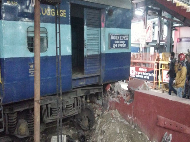 Howrah Express derail