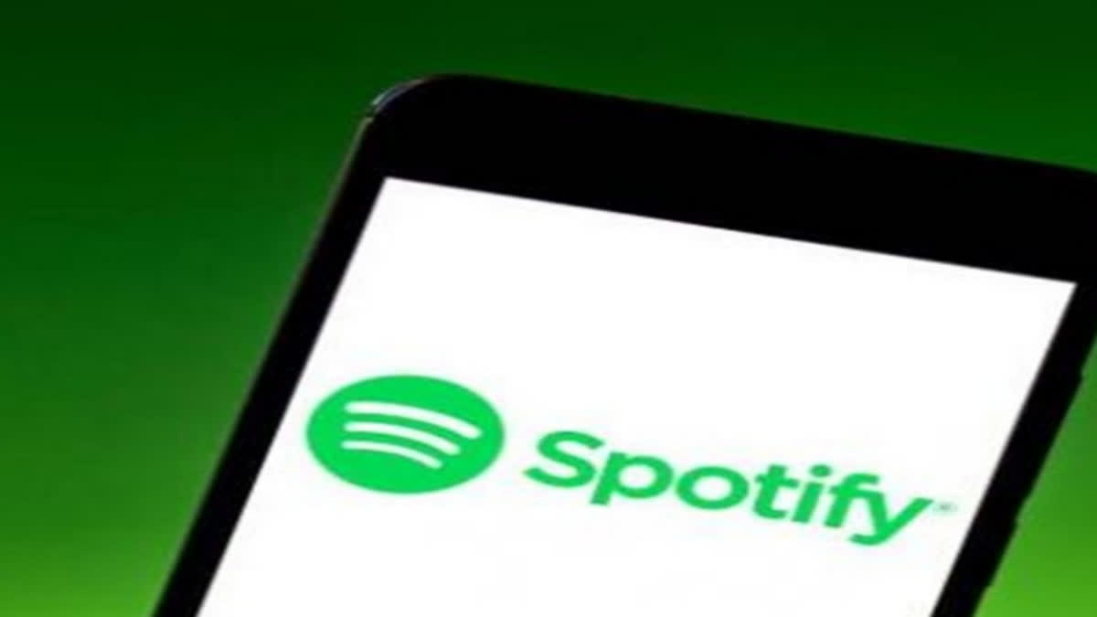 Spotify’s most recent beta update for Android, version 8.9.2.169, has been linked to a sudden increase in app crashes. Users are encountering an issue where the app shuts down within seconds of attempting to open it, rendering the music streaming service unusable for those affected.