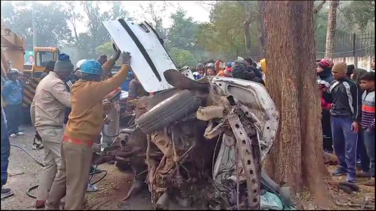 accident in Jamshedpur  6 died in jamshedpur  horrific road accident  ಭೀಕರ ರಸ್ತೆ ಅಪಘಾತ  ಆರು ಜನ ಸಾವು