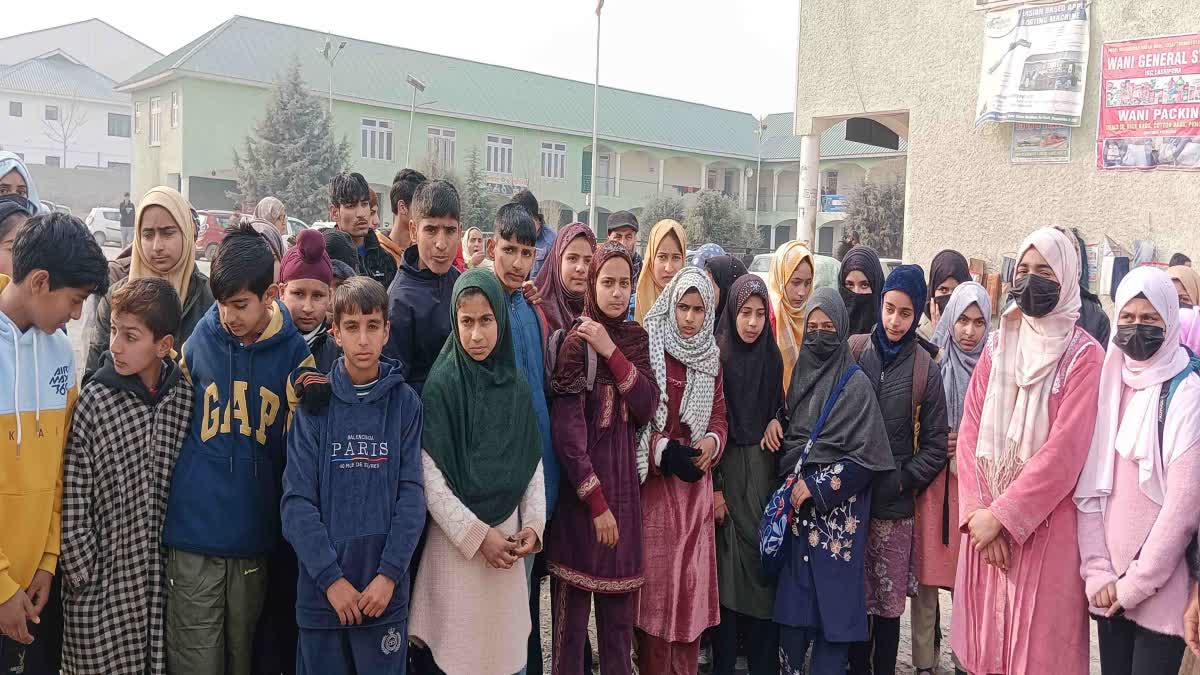 Tral Students Visit