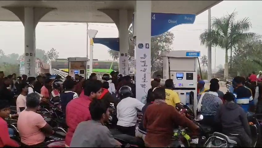 Truck Driver Strike Petrol Pump Crowd