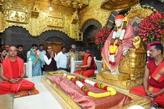 shivraj singh chouhan visited sai baba temple in shirdi