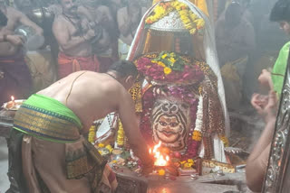 New Year: Devotees make a beeline for Ujjain Mahakaleshwar Temple for  Bhasma Aarti