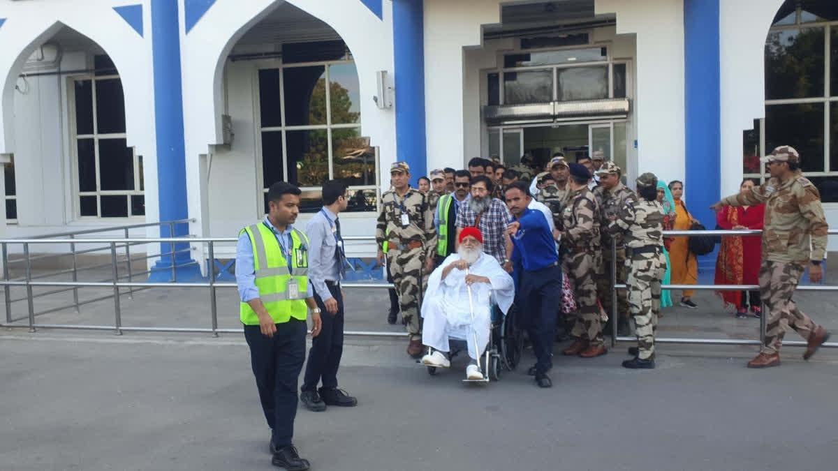 Asaram Reaches Jodhpur After 15 Days Of Treatment In Pune