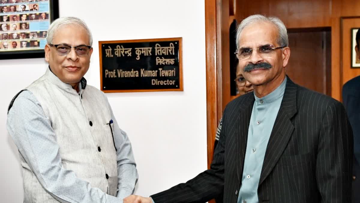 (From Left) New Director of IIT Kharagpur Prof. Amit Patra and Outgoing Director Prof. VK Tewari