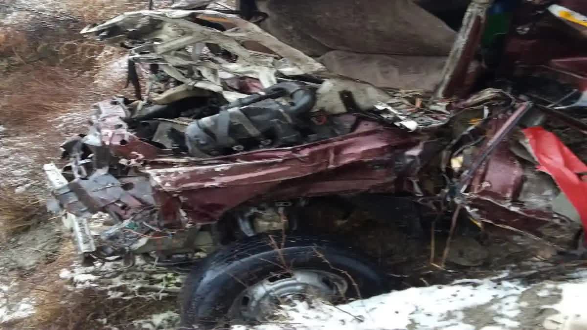 A picture of a wrecked cab after a road accident in JK's Baramulla district
