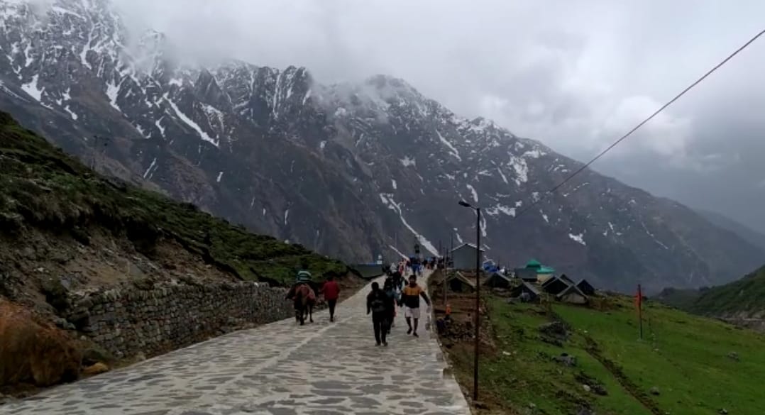 Rain and snowfall in Uttarakhand