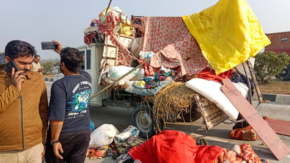 The accident was triggered when the axle of a pickup van carrying the devotees broke down on the Varanasi-Ghazipur-Gorakhpur highway near the Kusmhi Kalan village.