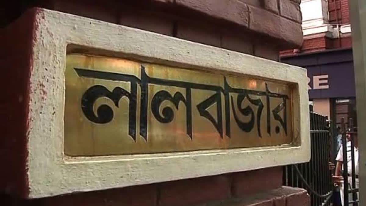 Minor boy with his mother arrested for murder of  woman over allegedly affair with his father in Kolkata