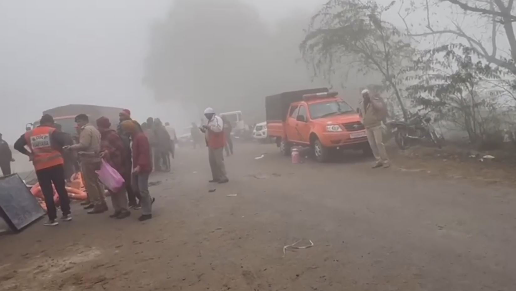 Cruiser vehicle fell into the canal in Sardarewala village of Ratia in Fatehabad Haryana 6 Dead Rescue Operation Continue