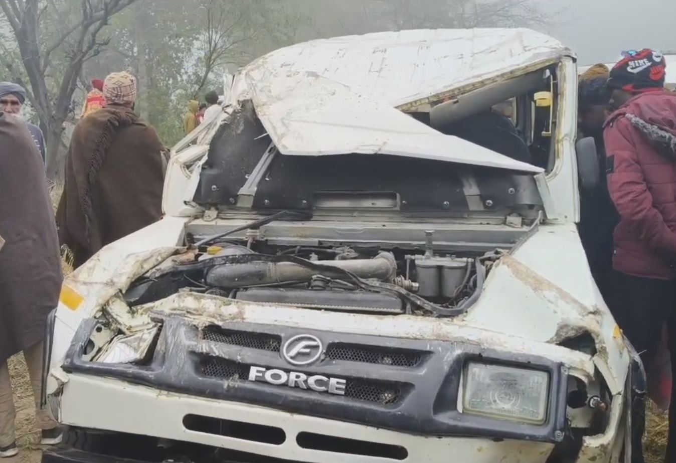 Cruiser vehicle fell into the canal in Sardarewala village of Ratia in Fatehabad Haryana 6 Dead Rescue Operation Continue