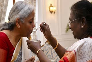 Droupadi Murmu feeds dahi-cheeni