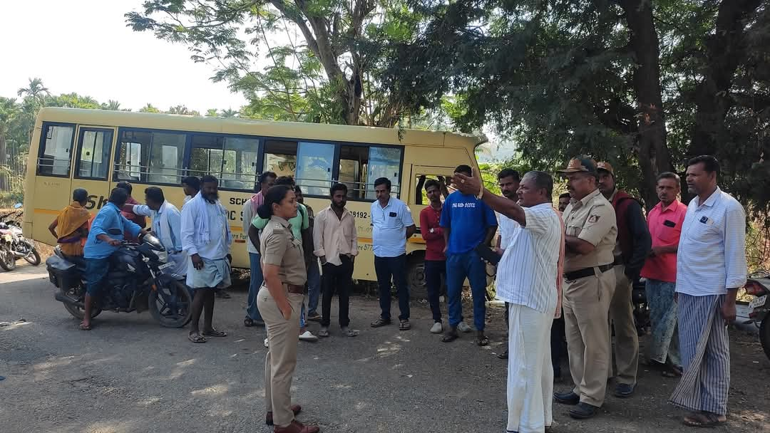 Over 20 children injured in school bus accident in Davangere