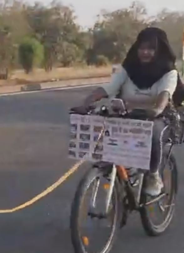 PM Modi Fan Cycle Yatra