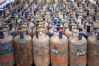 Commercial gas cylinder prices increased by Rs 25.50