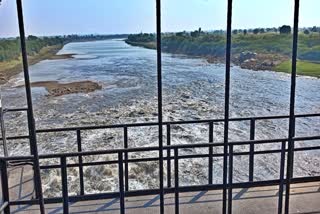 Babli Water Released To Godavari Towards Telangana