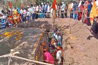 Mahadev temple found underground on banks of Purna River in Amravati Maharashtra