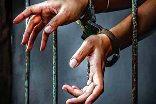 Illegal Arms Recovered Near Eden Gardens Kolkata Police Arrested One
