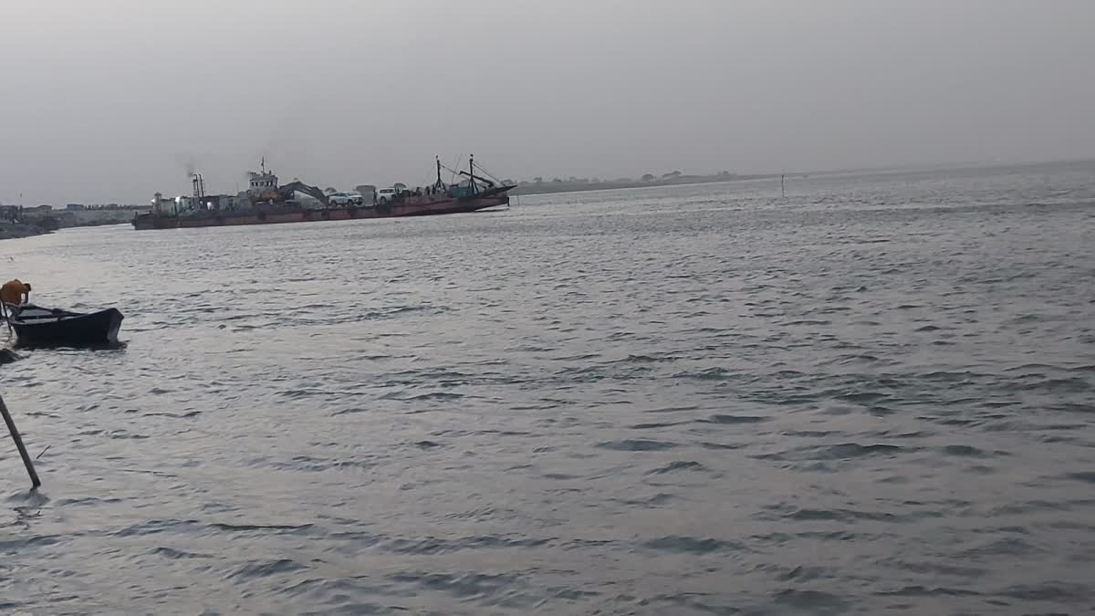 Accident due to cargo ship hitting two boats in river Ganga in Sahibganj