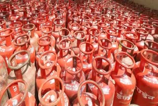 Oil companies reduce price of 19 kg commercial and 5 kg FTL cylinders