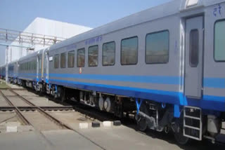 UP govt official looted on board Shatabdi Express in Delhi